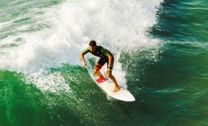 米兰真人-霍勒迪全程高能输出，凯尔特人击溃公牛，一场攻防统治的完美演绎