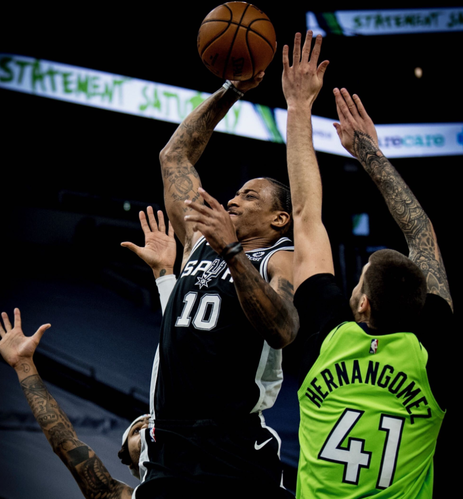 比斯利绝杀雷霆，马刺客场取胜的简单介绍