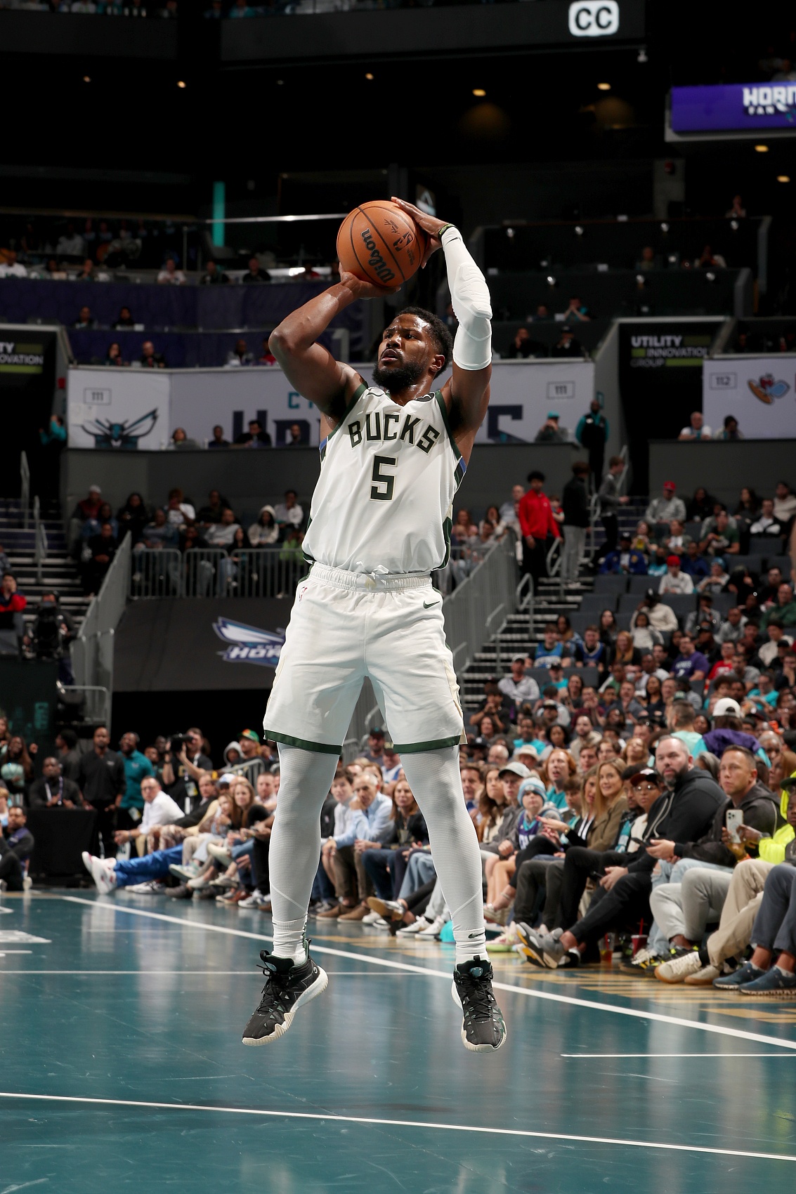 比斯利绝杀雷霆，马刺客场取胜的简单介绍