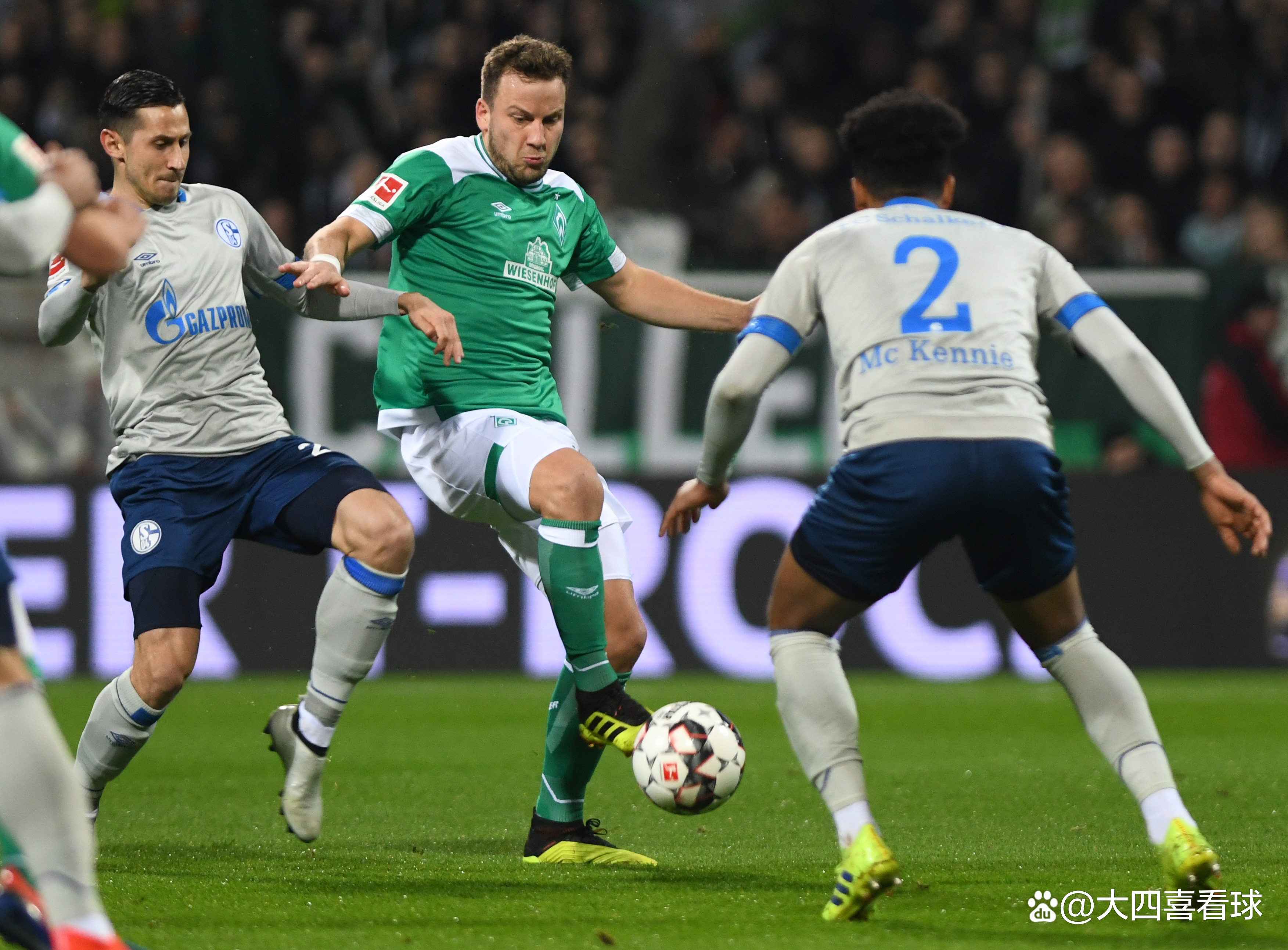 弗赖堡势头强劲，稳坐德甲中游位置的简单介绍