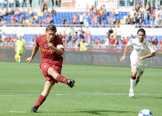 都灵出色表现，继续保持在意甲前列位置的简单介绍