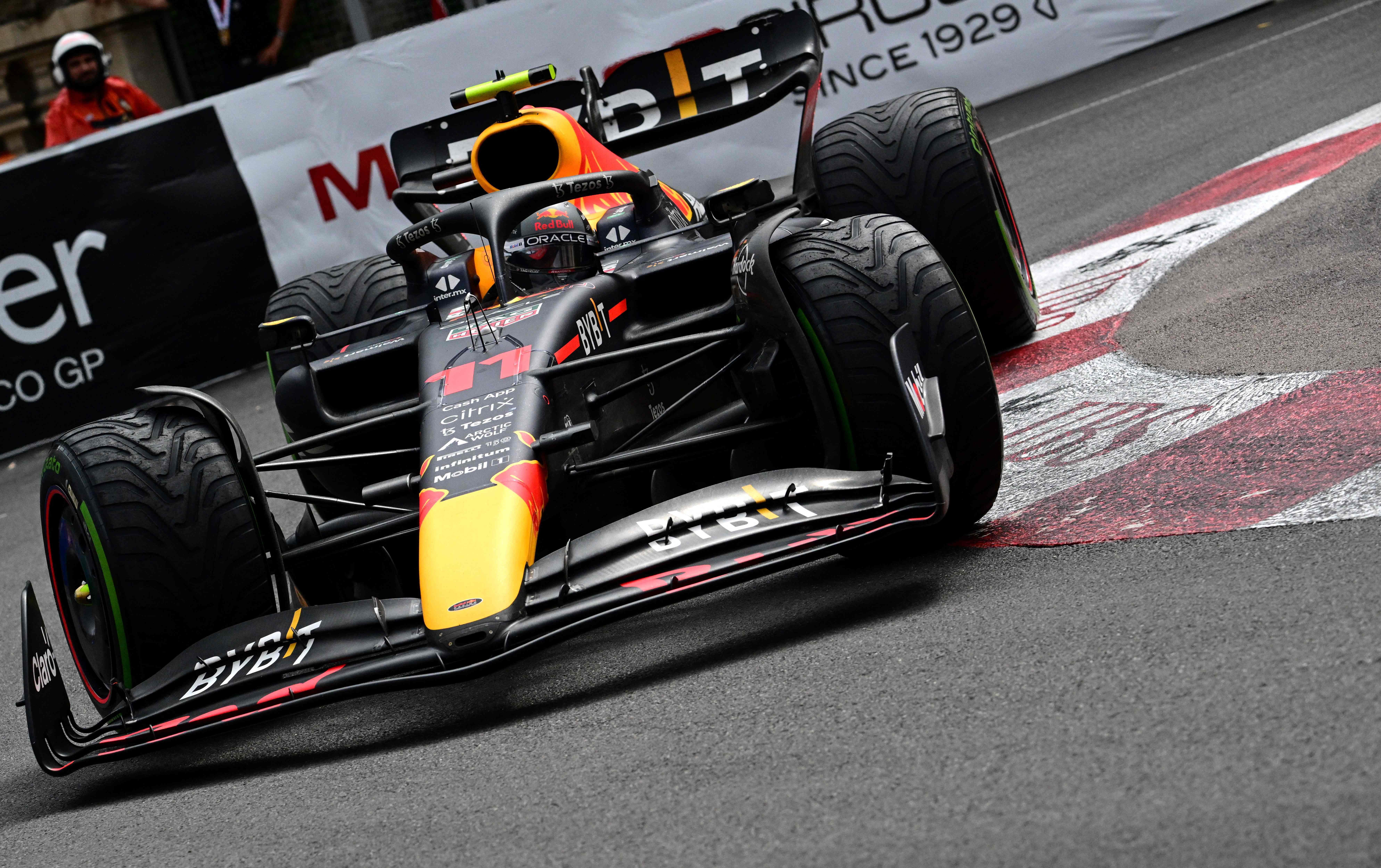 阿斯顿马丁碾压法拉利，佩雷兹状态火热的简单介绍