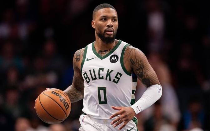 关于76人碾压江苏队，利拉德统治全场的信息