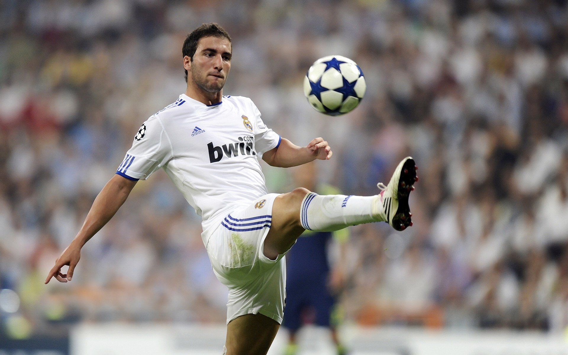 雷霆鏖战尼克斯，伦纳德在NBA总决赛接管比赛