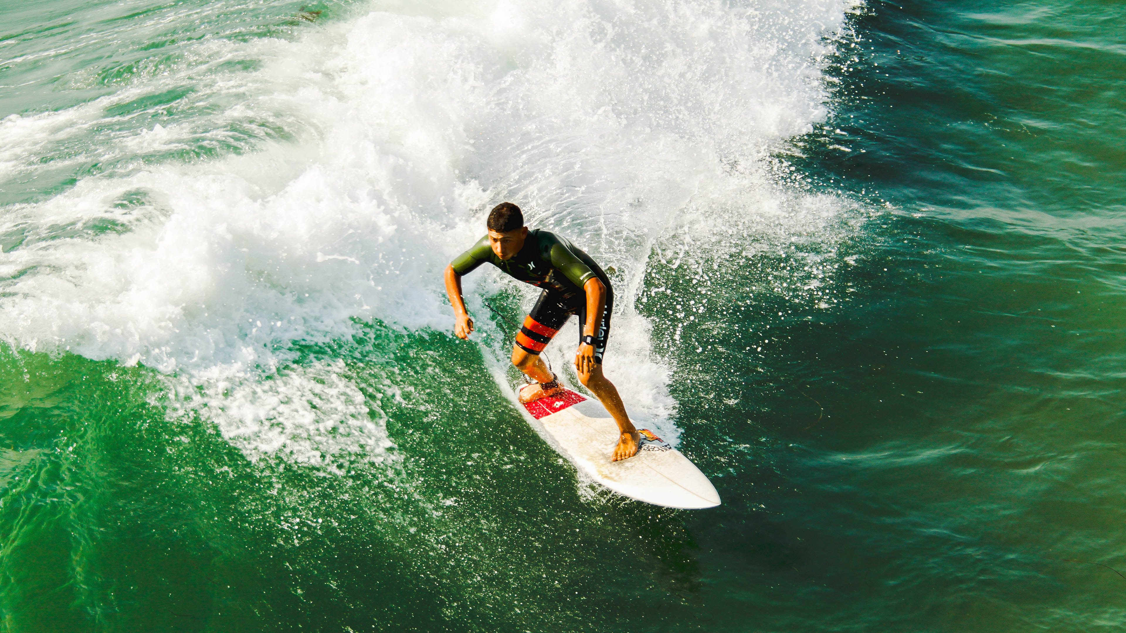 奥亚尔萨瓦尔死亡之弧划破夜空，加拿大提前扼杀悬念送伊朗出局