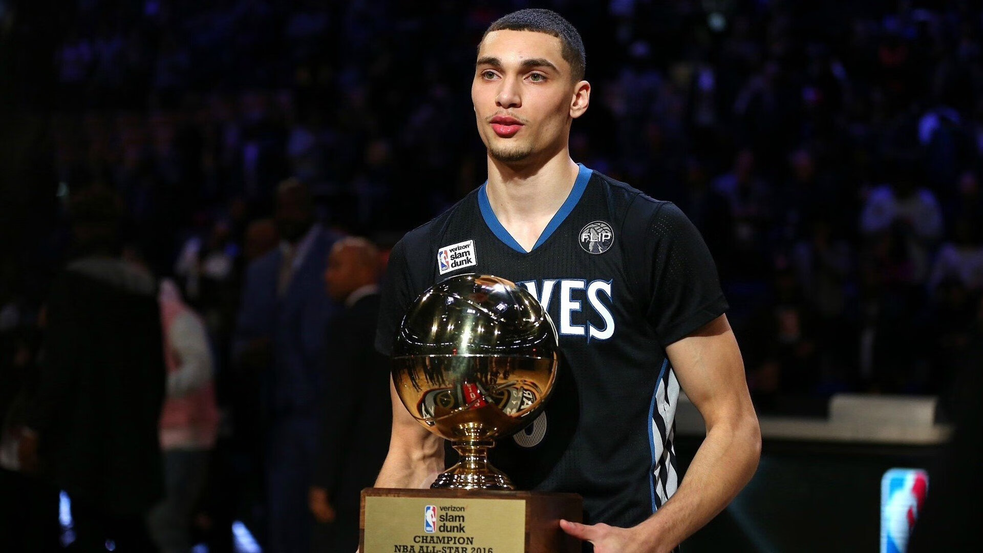 北非雄狮与特兰加雄狮的绿茵对决，克瓦拉茨赫利亚一锤定音