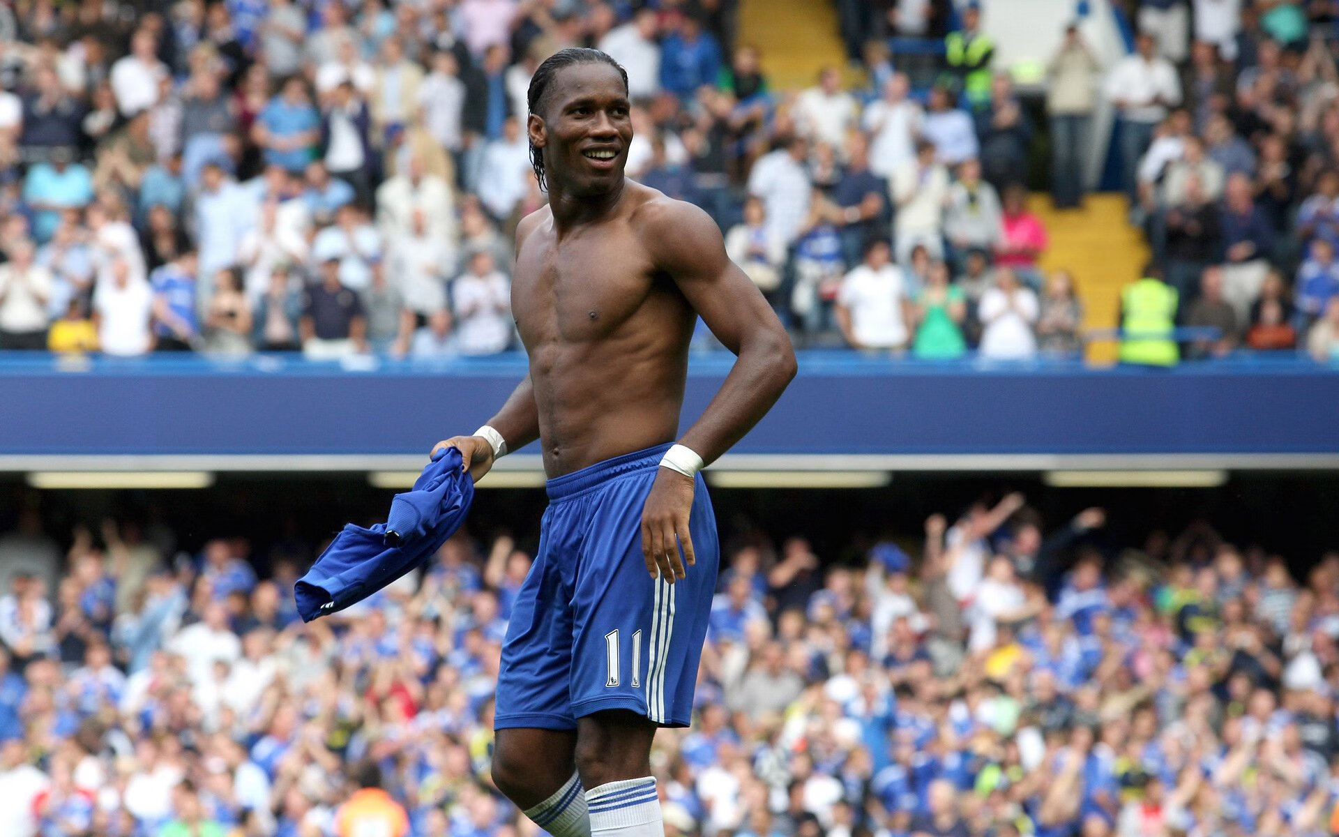 赛场烽火，范弗利特独揽37分，广东队力克天津队